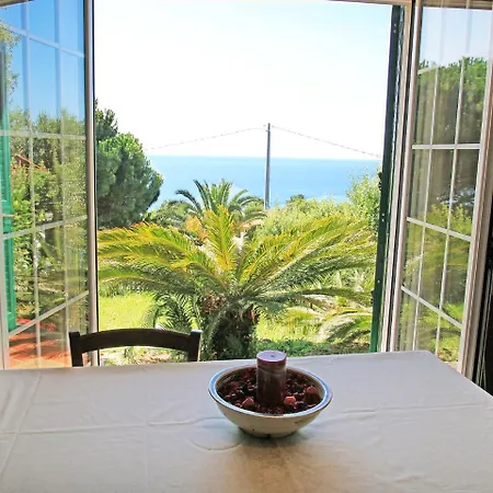 Locazione Turistica Red Squirrels Vakantiehuis Cogoleto
